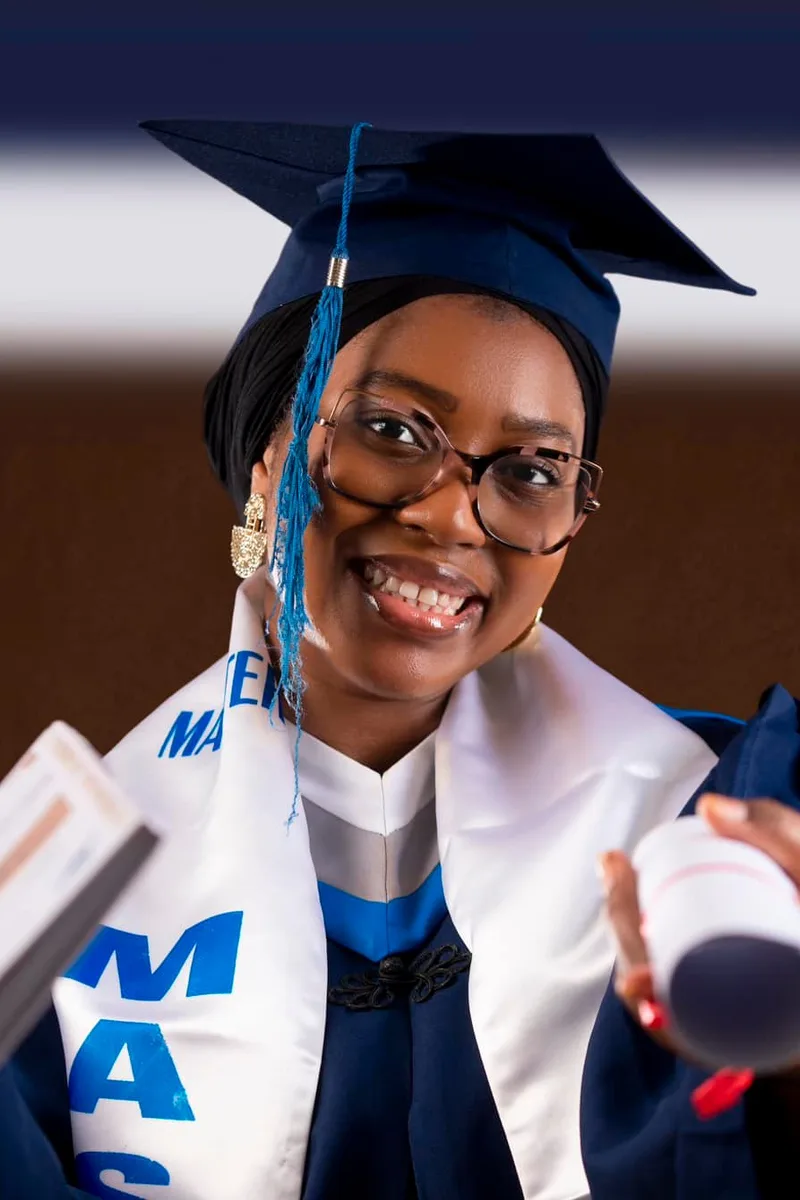Portrait de Aïcha Doumbia, major de promotion de l'Institut CERCO